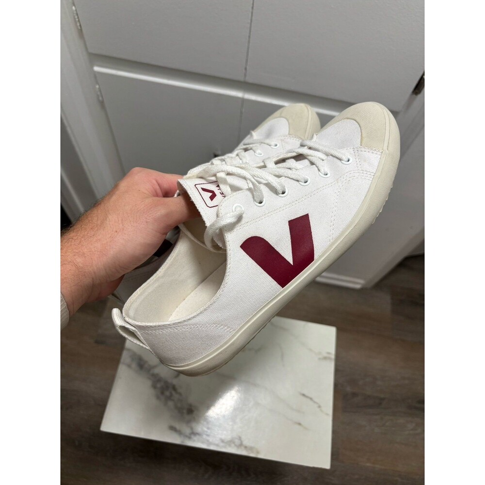 VEJA - Nova Canvas 'White Marsala' size 11.5